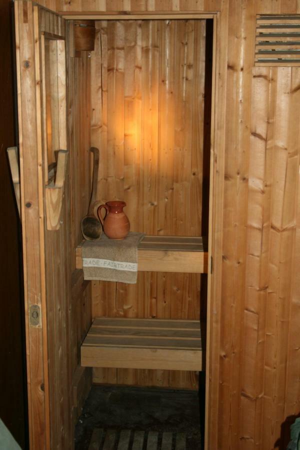 Chalet Miravidi, Montchavin-La Plagne, Jacuzzi & Sauna Bagian luar foto